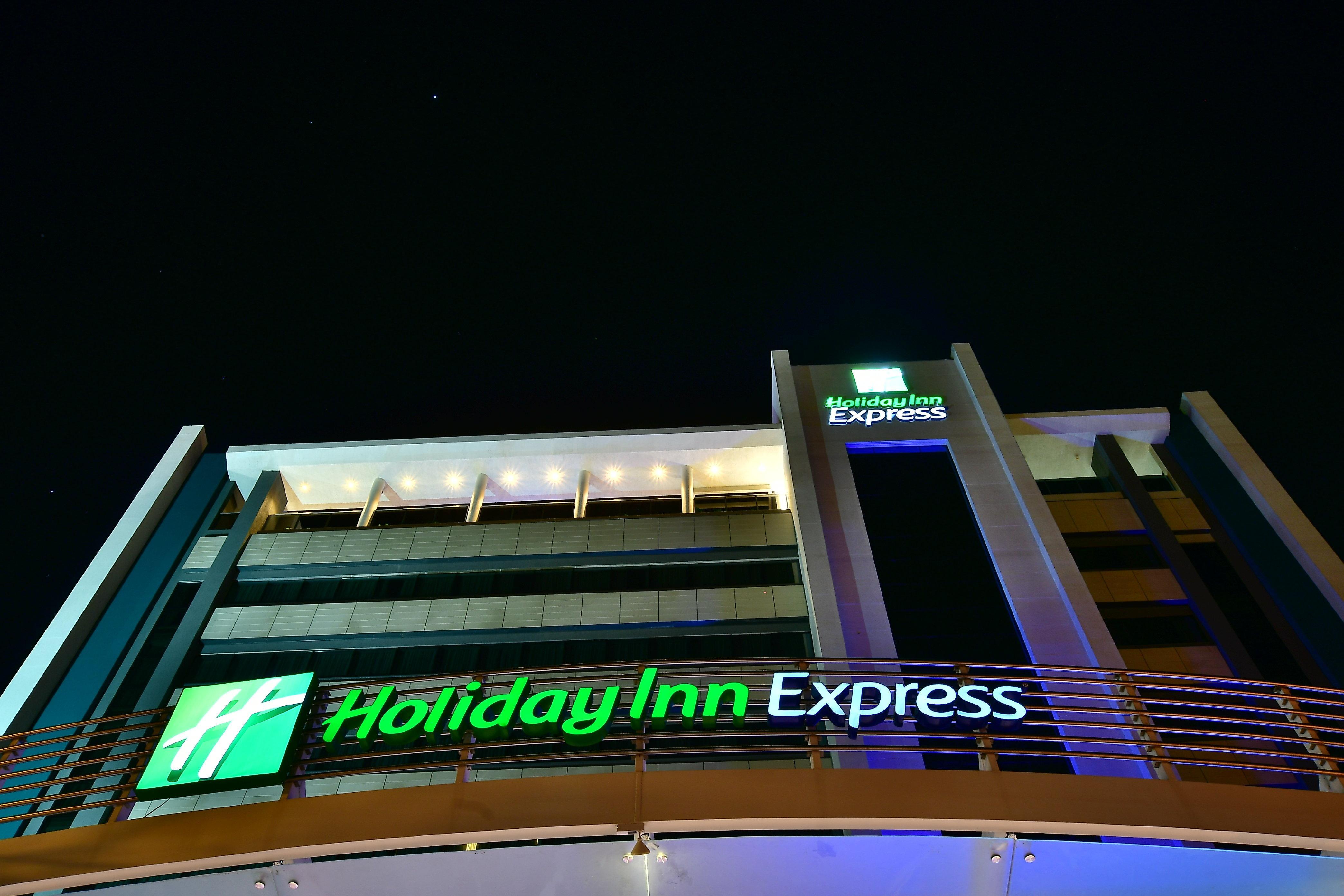 Holiday Inn Express Asuncion Aviadores By Ihg Экстерьер фото