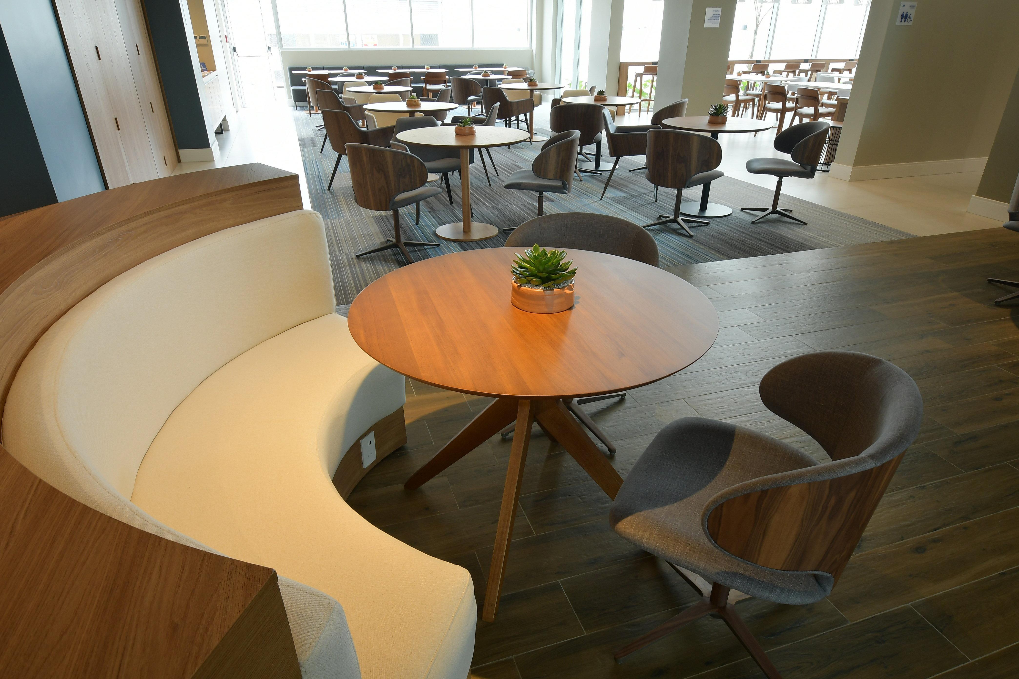Holiday Inn Express Asuncion Aviadores By Ihg Экстерьер фото