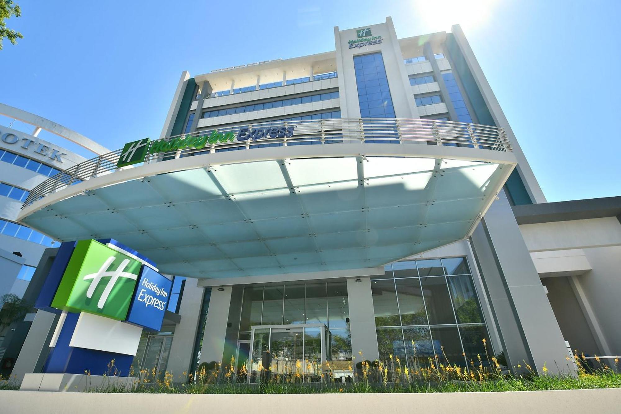 Holiday Inn Express Asuncion Aviadores By Ihg Экстерьер фото