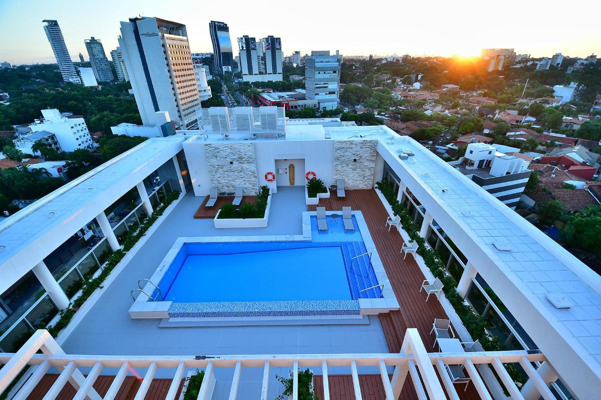 Holiday Inn Express Asuncion Aviadores By Ihg Экстерьер фото