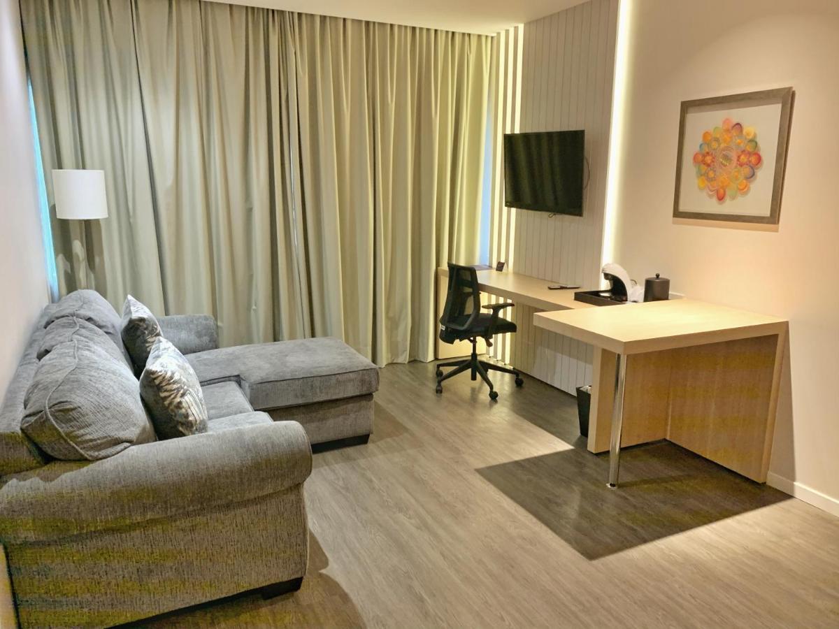 Holiday Inn Express Asuncion Aviadores By Ihg Экстерьер фото